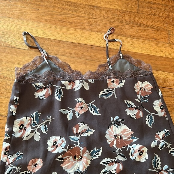 Full Tilt Gray Floral Slip on Mini Dress Size Small - Picture 6 of 10